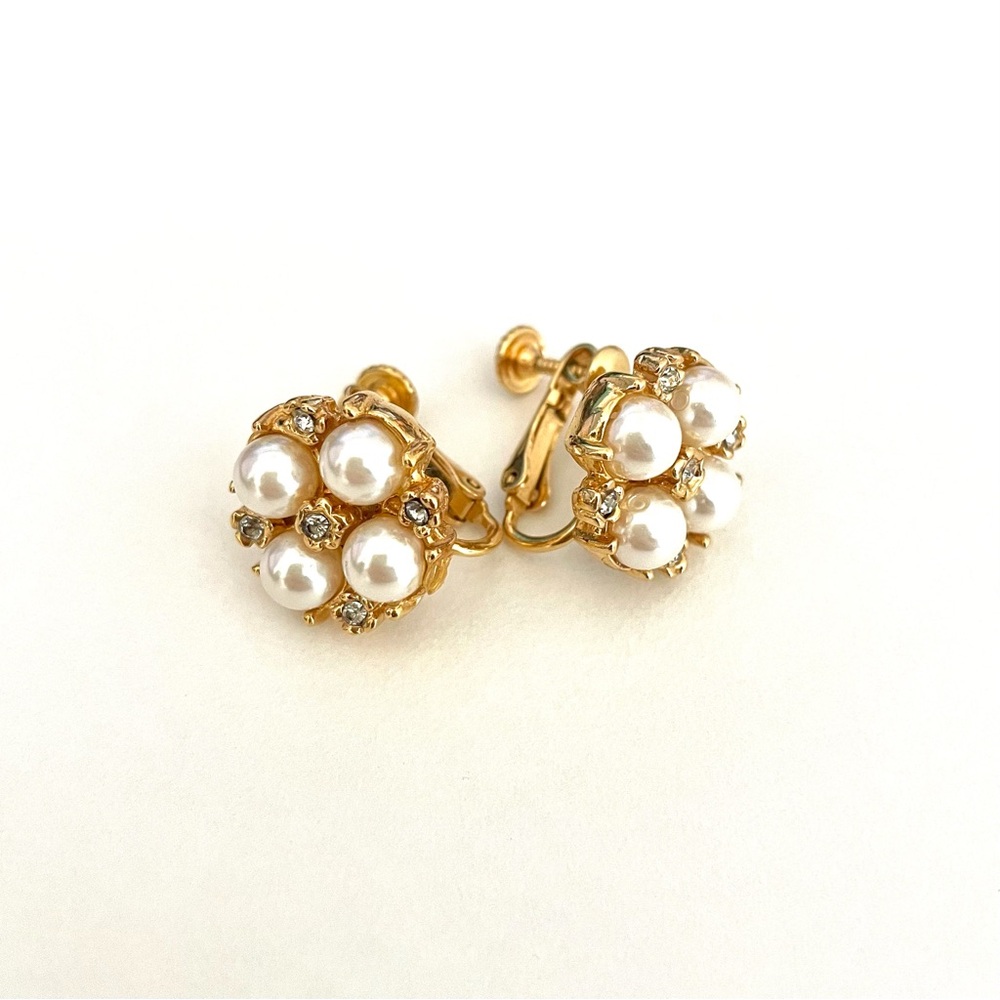 Vintage Elegant Gold and Pearl Clip-On Earrings